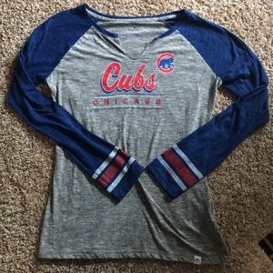 Women’s long sleeve Chicago Cubs T-shirt.
